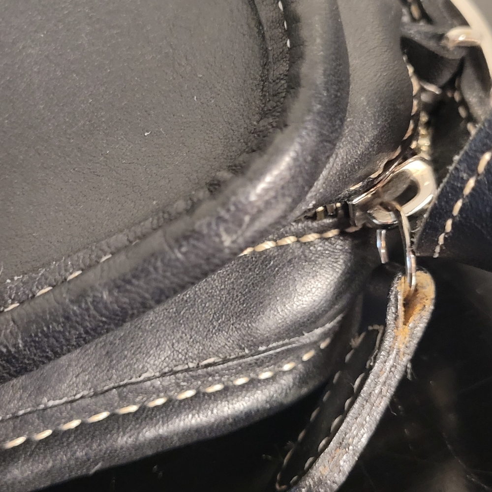 Coach Rare vintage made in USA crossbody bag. - Picture 13 of 16
